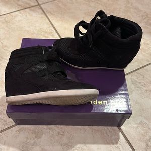 Wedge Sneaker madden girl